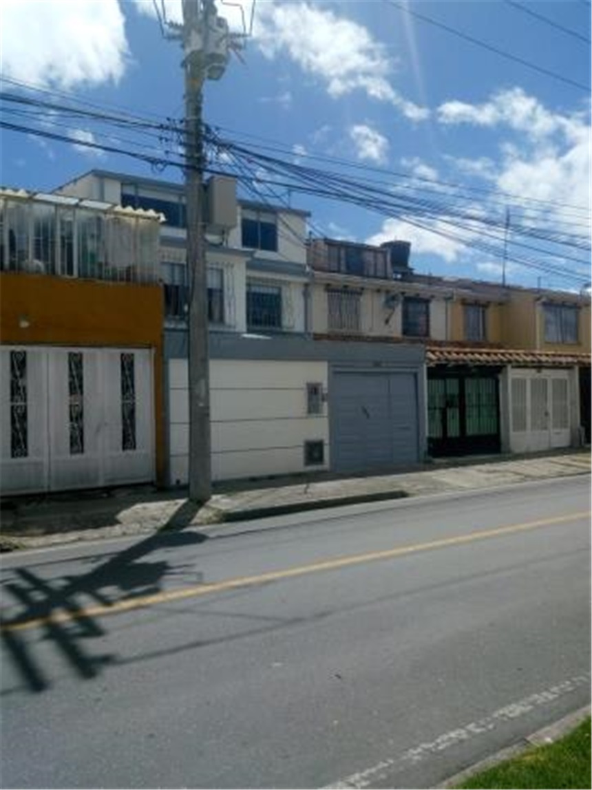 Casa en venta en Villa Del Prado, Bogotá · foto 2 de 24