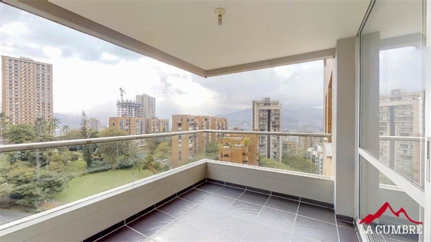 Apartamento de 2 alcobas en arriendo en Los Balsos, Medellín, 120 m² · foto 2 de 14