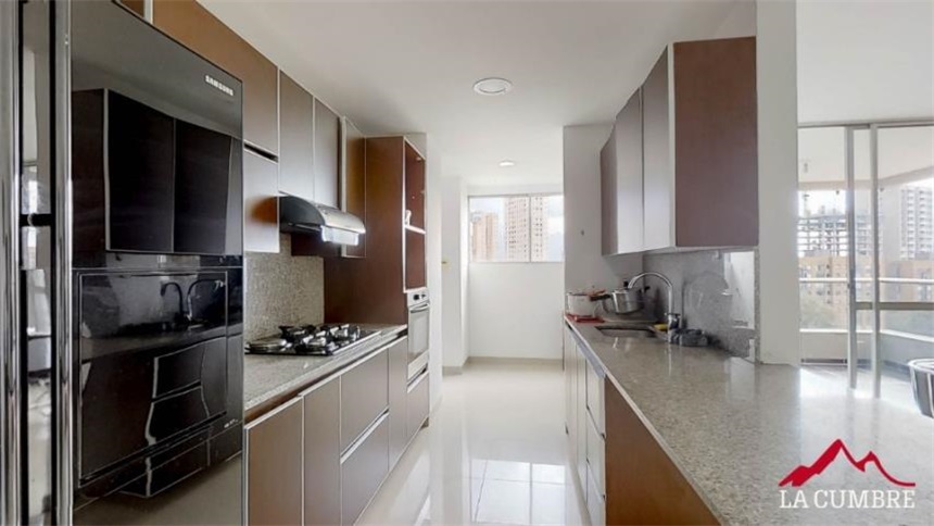 Apartamento de 2 alcobas en arriendo en Los Balsos, Medellín, 120 m² · foto 5 de 14