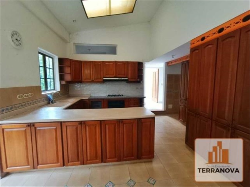 Casa de 5 alcobas en venta en Bosques Del Vergel, Ibagué, 436 m² · foto 8 de 23
