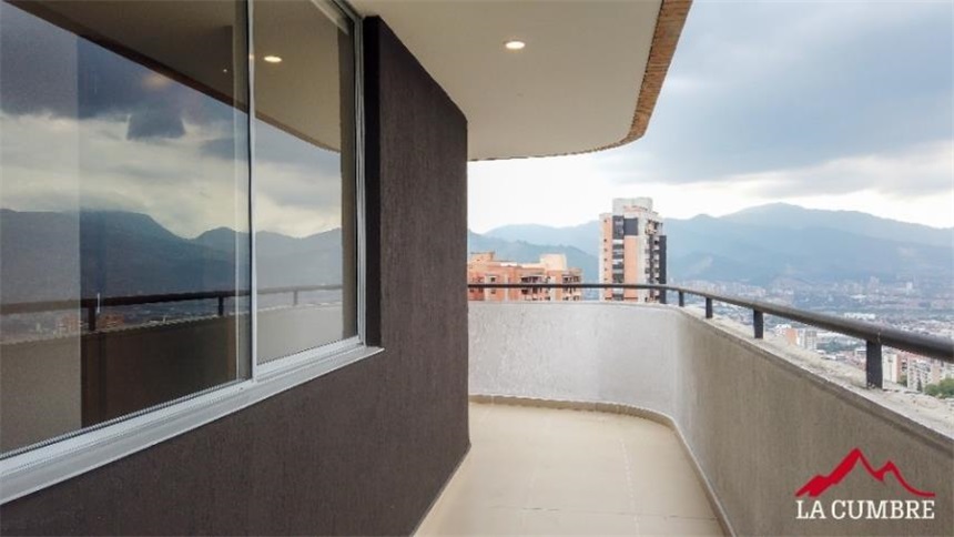 Apartamento de 3 alcobas en arriendo en Los Balsos, Medellín, 150 m² · foto 4 de 12