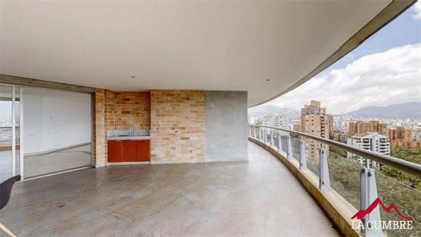 Apartamento de 3 alcobas en arriendo en El Diamante No. 2, Medellín, 360 m² · foto 3 de 15