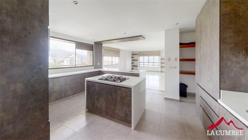 Apartamento de 3 alcobas en arriendo en El Diamante No. 2, Medellín, 360 m² · foto 9 de 15