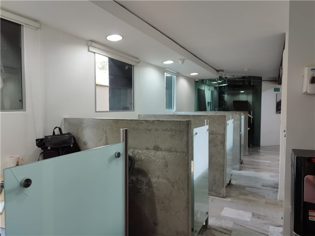 Oficina en arriendo en La Aguacatala, Medellín, 500 m² · foto 9 de 16