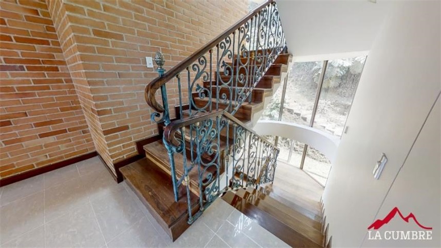 Casa de 3 alcobas en venta en El Tesoro, Medellín, 325 m² · foto 8 de 12