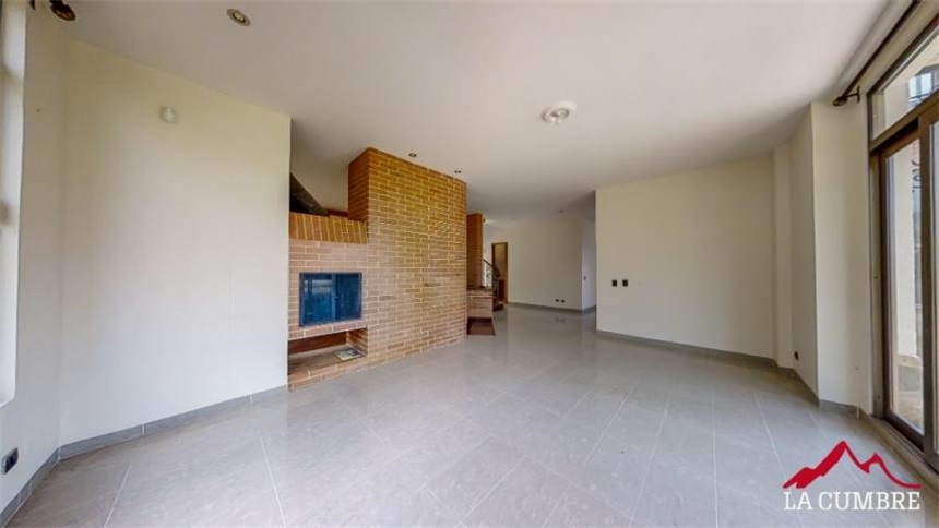 Casa de 3 alcobas en venta en El Tesoro, Medellín, 325 m² · foto 6 de 12