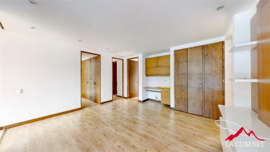 Apartamento de 4 alcobas en arriendo en El Tesoro, Medellín, 308 m² · foto 9 de 11