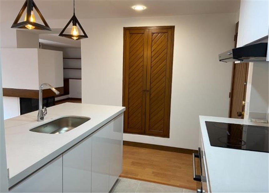 Piso – Bogotá, Chicó Lago - Más