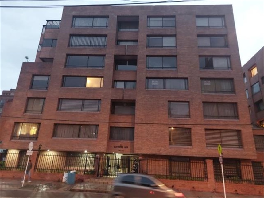 Apartamento de 3 alcobas en venta en Chico Norte, Bogotá, 139 m² · foto 7 de 24