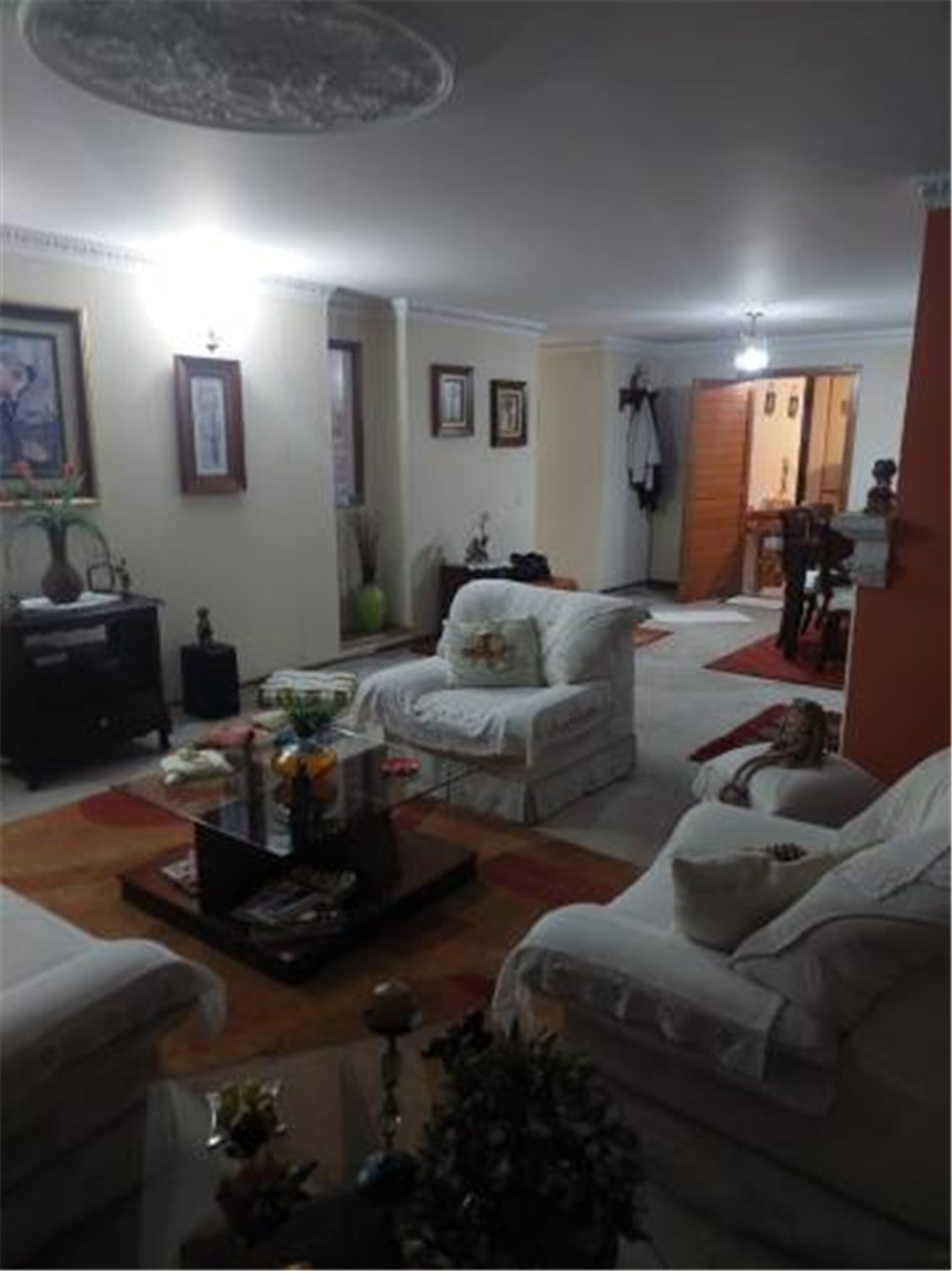 Apartamento de 3 alcobas en venta en Chico Norte, Bogotá, 139 m² · foto 8 de 24