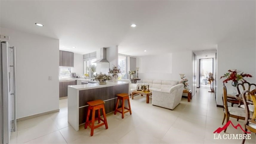 Apartamento de 3 alcobas en venta en Loma De Las Brujas, Envigado, 111 m² · foto 2 de 11