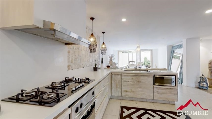 Casa de 4 alcobas en venta en El Tesoro, Medellín, 430 m² · foto 8 de 16