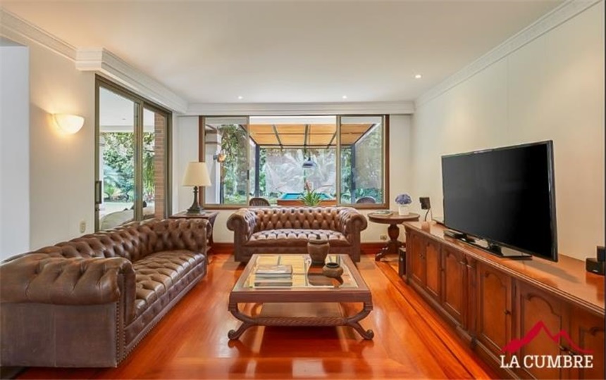 Casa de 4 alcobas en venta en Loma El Atravesado, Envigado, 487 m² · foto 5 de 10