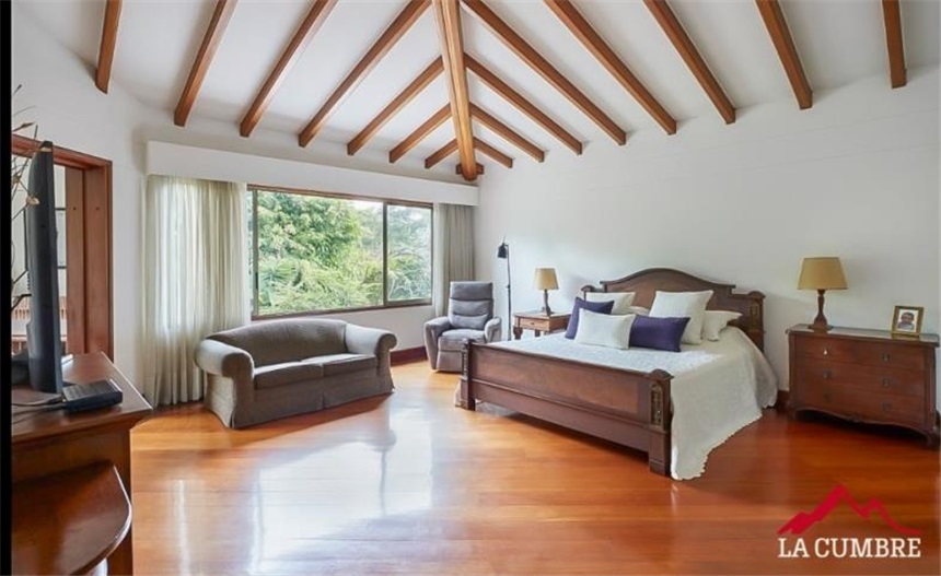 Casa de 4 alcobas en venta en Loma El Atravesado, Envigado, 487 m² · foto 10 de 10