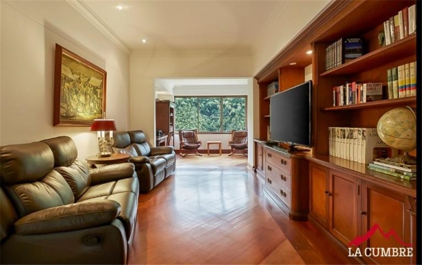 Casa de 4 alcobas en venta en Loma El Atravesado, Envigado, 487 m² · foto 8 de 10