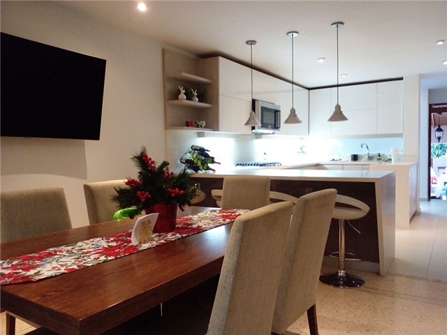 Casa de 4 alcobas en venta en Los Balsos No.2, Medellín, 218 m² · foto 4 de 20