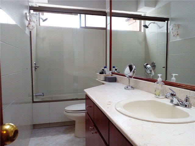 Casa de 4 alcobas en venta en Los Balsos No.2, Medellín, 218 m² · foto 18 de 20