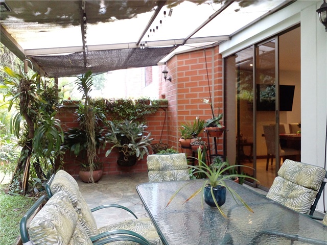 Casa de 4 alcobas en venta en Los Balsos No.2, Medellín, 218 m² · foto 19 de 20