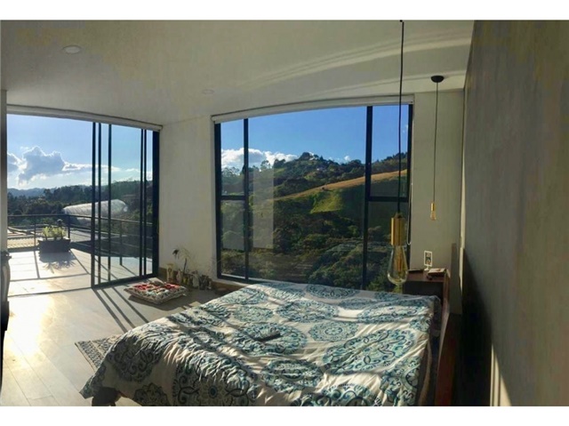 Casa de 3 alcobas en venta en Las Palmas, Envigado, 230 m² · foto 2 de 7
