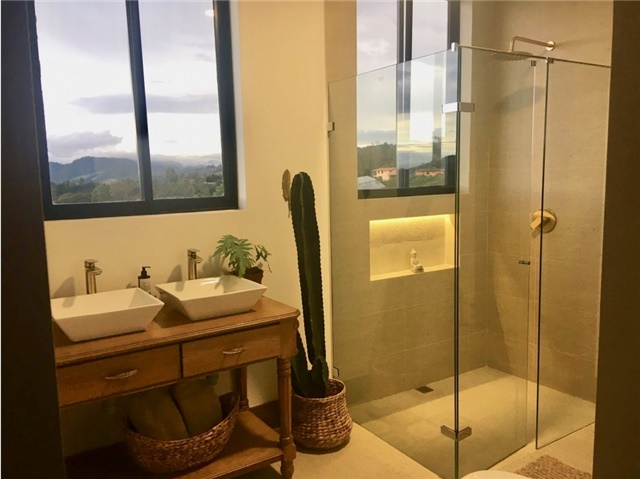 Casa de 3 alcobas en venta en Las Palmas, Envigado, 230 m² · foto 6 de 7