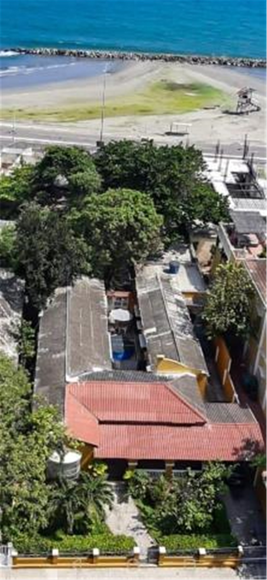 Casa de 4 alcobas en venta en Zona Industrial, Cartagena, 350 m² · foto 2 de 13