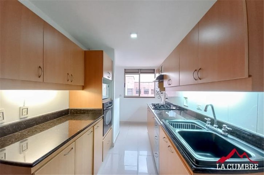 Apartamento de 2 alcobas en arriendo en Granizal, Medellín, 120 m² · foto 5 de 12