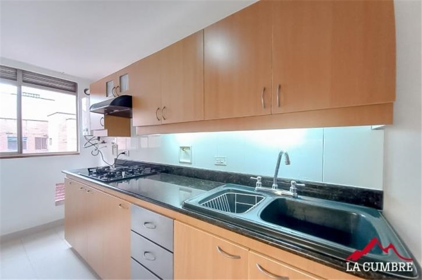 Apartamento de 2 alcobas en arriendo en Granizal, Medellín, 120 m² · foto 6 de 12