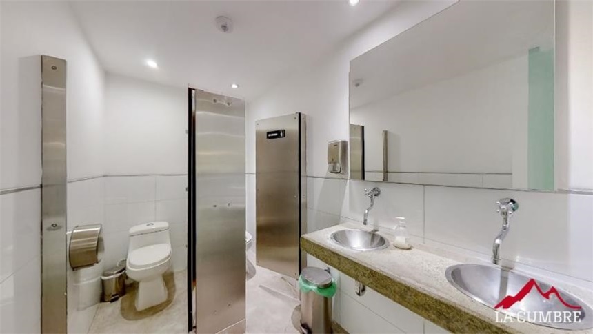 Oficina en arriendo en La Aguacatala, Medellín, 500 m² · foto 7 de 9