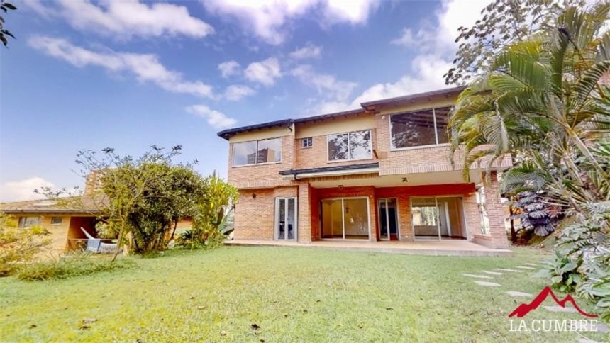 Casa de 5 alcobas en venta en Los Naranjos, Medellín, 344 m² · foto 5 de 12