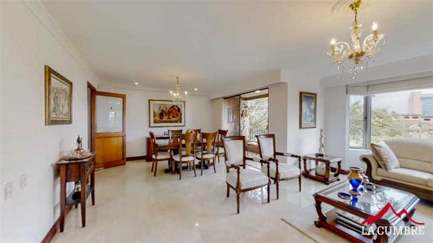 Casa de 3 alcobas en venta en El Tesoro, Medellín, 325 m² · foto 8 de 16