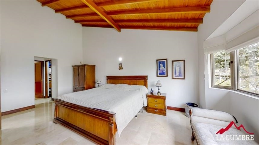 Casa de 3 alcobas en venta en El Tesoro, Medellín, 325 m² · foto 15 de 16
