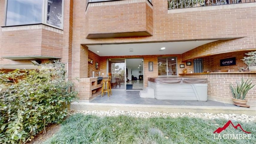 Casa de 3 alcobas en venta en El Tesoro, Medellín, 325 m² · foto 4 de 16