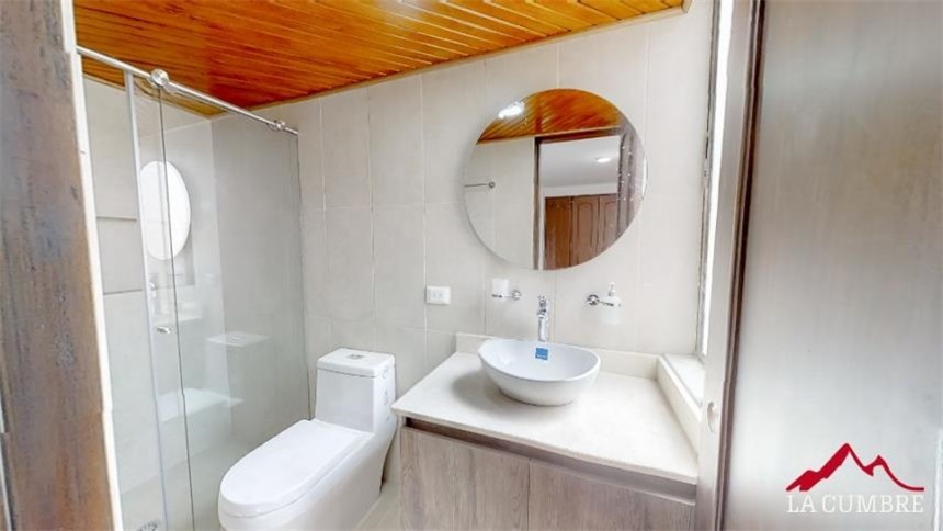 Apartamento de 3 alcobas en arriendo en El Castillo, Medellín, 230 m² · foto 9 de 12