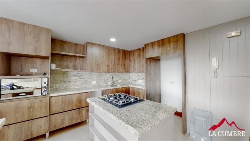 Apartamento de 3 alcobas en arriendo en El Castillo, Medellín, 230 m² · foto 5 de 12
