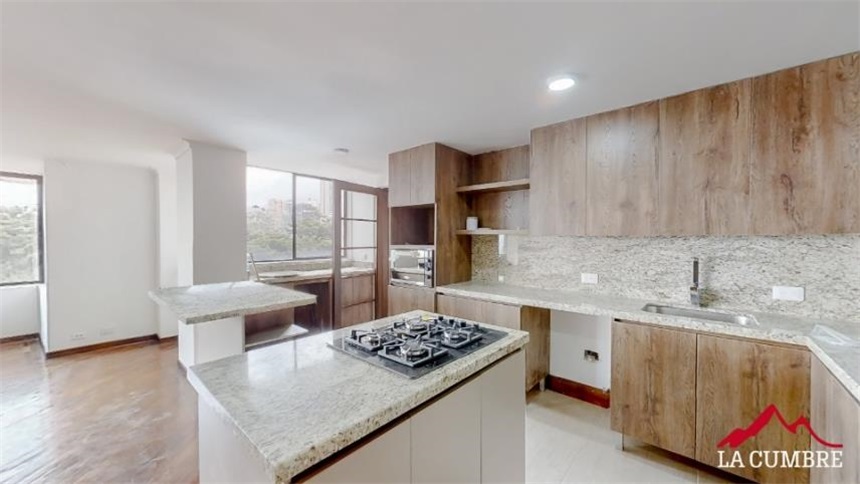 Apartamento de 3 alcobas en arriendo en El Castillo, Medellín, 230 m² · foto 6 de 12