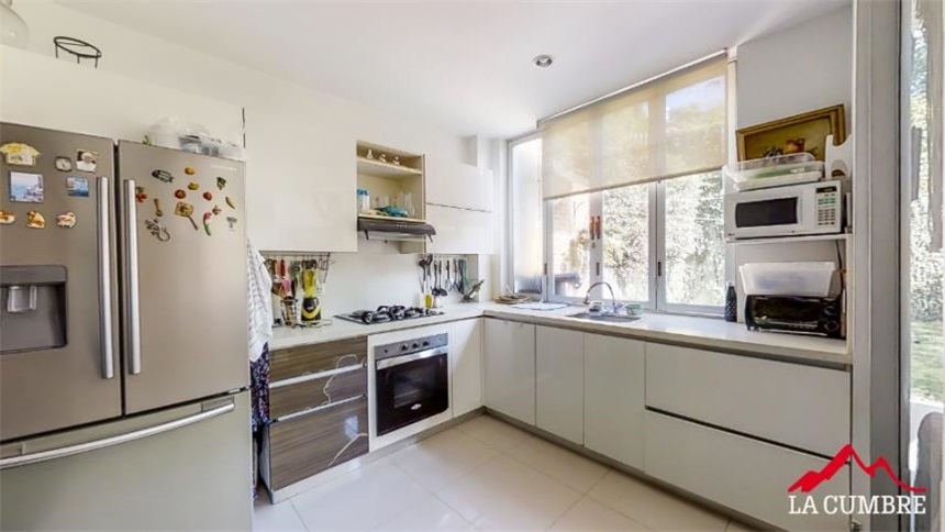 Casa de 3 alcobas en venta en San Lucas, Medellín, 197 m² · foto 8 de 16