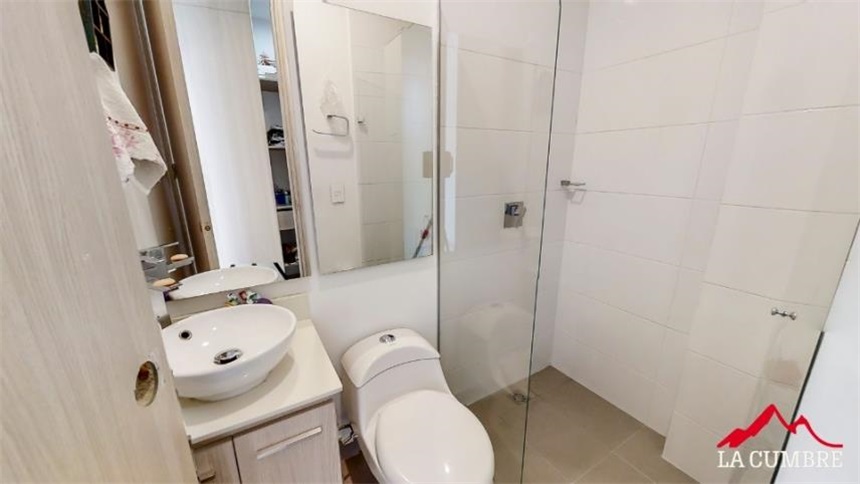 Casa de 3 alcobas en venta en San Lucas, Medellín, 197 m² · foto 11 de 16