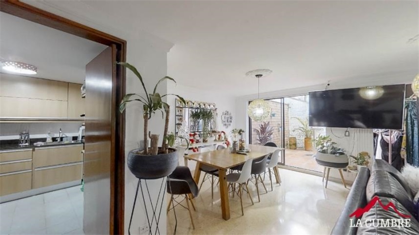 Casa de 4 alcobas en venta en Loma El Atravesado, Envigado, 204 m² · foto 4 de 7