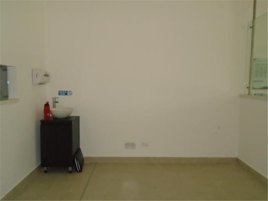 Local en Arriendo - Más