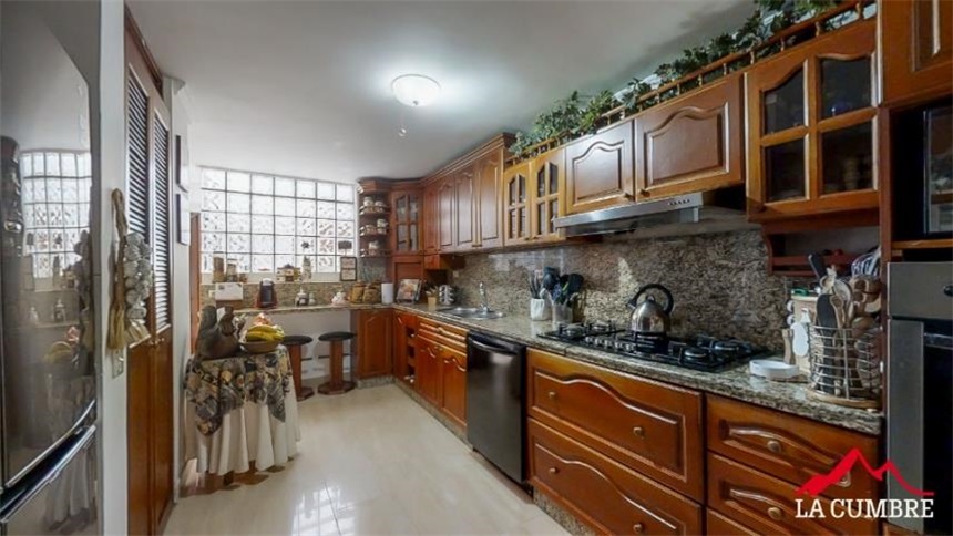 Casa de 4 alcobas en venta en Alejandria, Medellín, 334 m² · foto 6 de 10