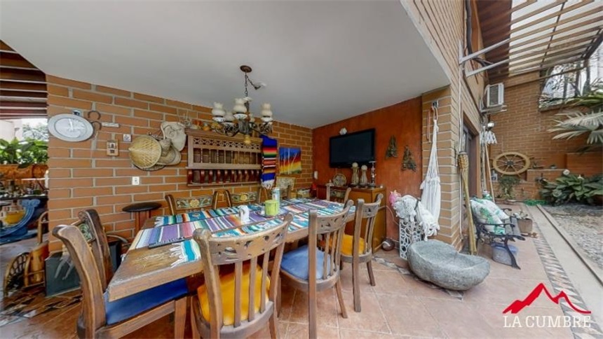 Casa de 4 alcobas en venta en Alejandria, Medellín, 334 m² · foto 4 de 10