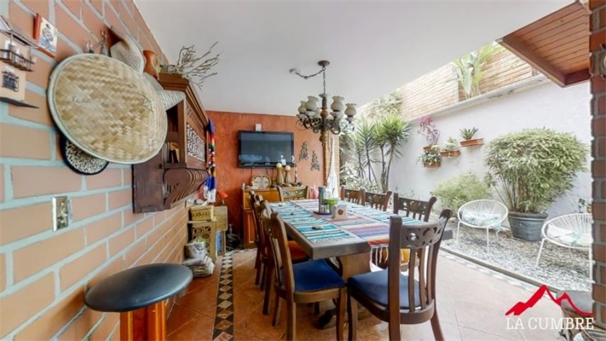 Casa de 4 alcobas en venta en Alejandria, Medellín, 334 m² · foto 2 de 10