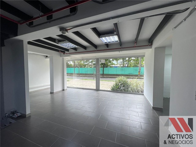 Local en Arriendo - Más