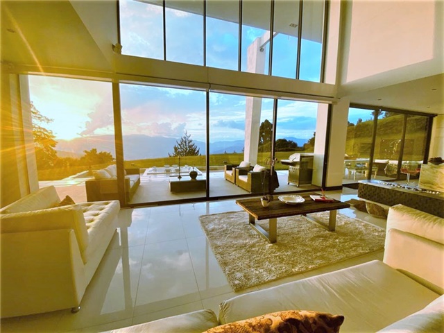 Casa de 4 alcobas en venta en Las Palmas, Medellín, 700 m² · foto 5 de 16