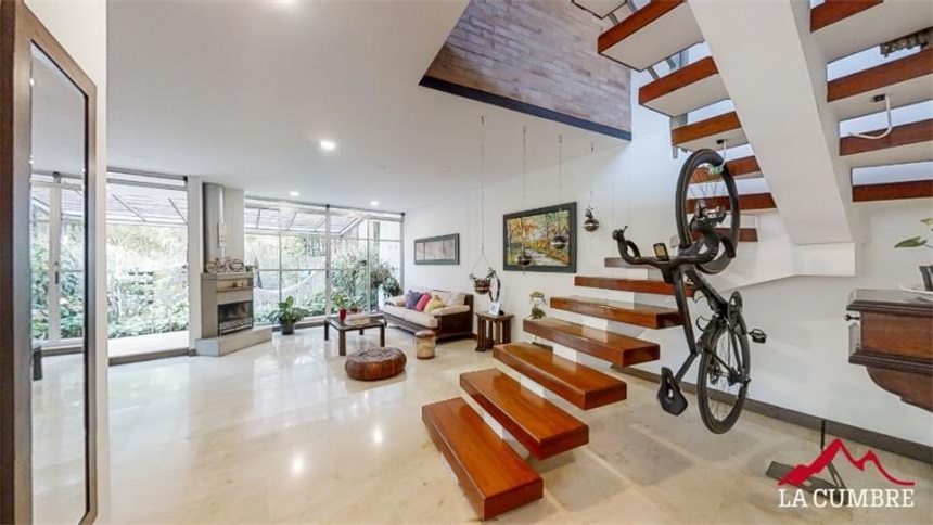 Casa de 3 alcobas en venta en San Diego, Medellín, 226 m² · foto 3 de 21