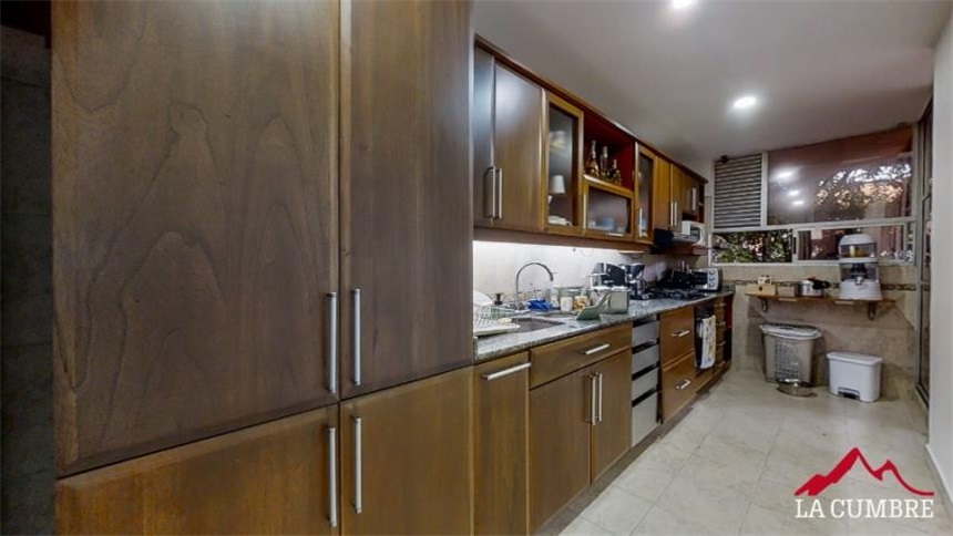 Casa de 3 alcobas en venta en La Candelaria, Medellín, 202 m² · foto 7 de 19