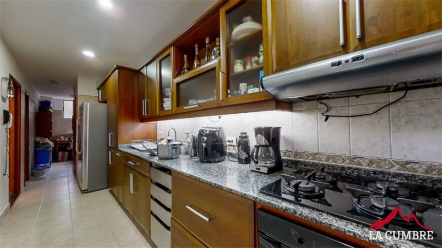 Casa de 3 alcobas en venta en La Candelaria, Medellín, 202 m² · foto 8 de 19