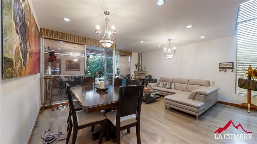 Casa de 3 alcobas en venta en La Candelaria, Medellín, 202 m² · foto 6 de 19