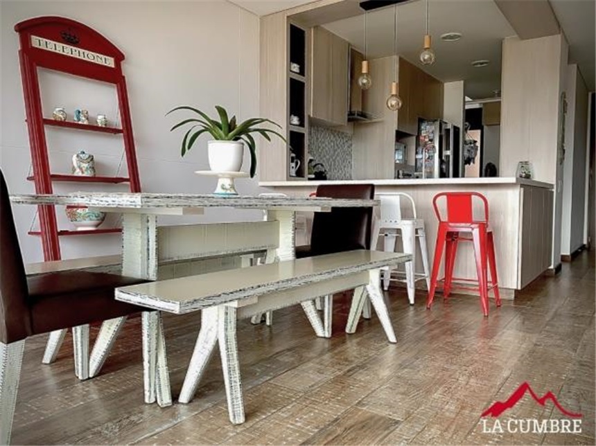 Casa de 3 alcobas en venta en San Lucas, Medellín, 207 m² · foto 5 de 15