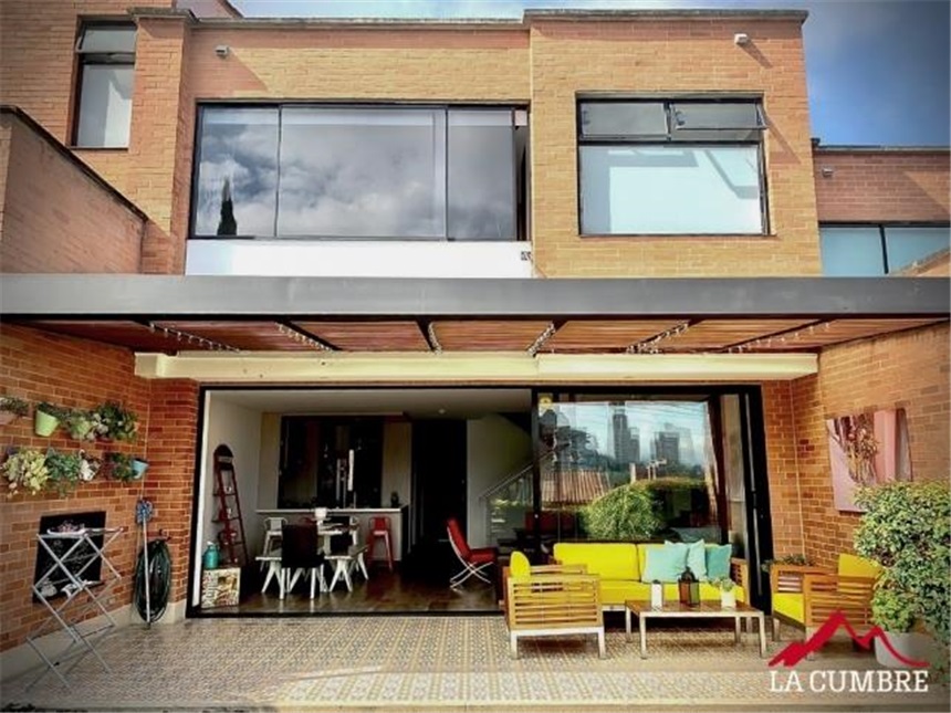 Casa de 3 alcobas en venta en San Lucas, Medellín, 207 m² · foto 9 de 15